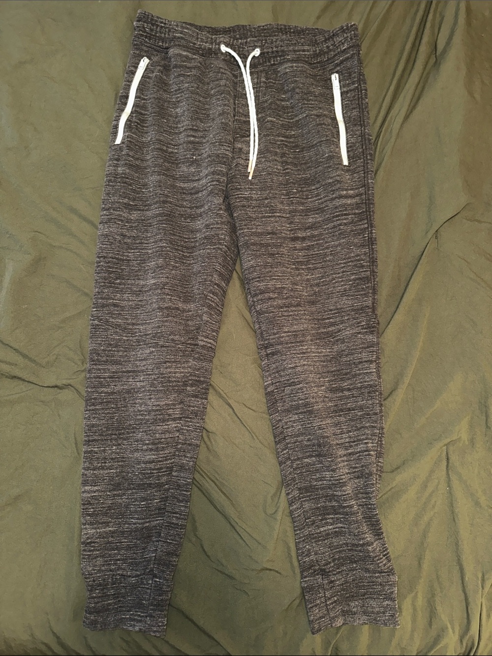 American Eagle Outfitters Heathered Charcoal Knit Joggers with White Drawstring